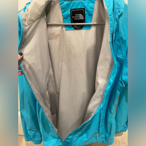 The North Face Raincoat - Picture 3 of 5